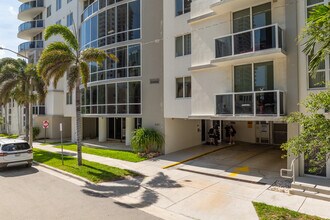 601 NE 23rd St in Miami, FL - Foto de edificio - Building Photo