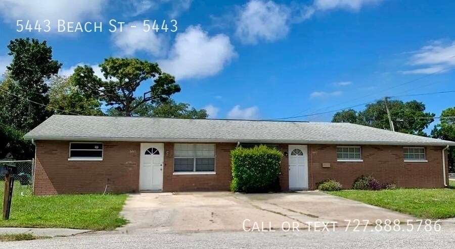 5443 Beach St in New Port Richey, FL - Foto de edificio