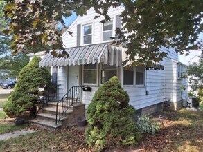 5198 South St in Vermilion, OH - Building Photo - Building Photo