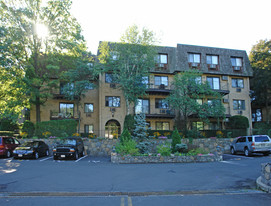 Scarsdale Woods Apartments