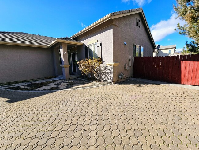 8713 Spinner Ct in Reno, NV - Building Photo - Building Photo
