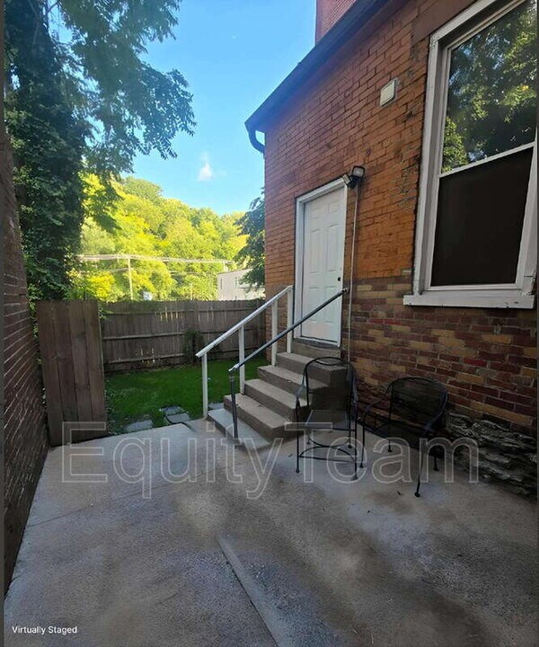 2153 Loth St in Cincinnati, OH - Building Photo