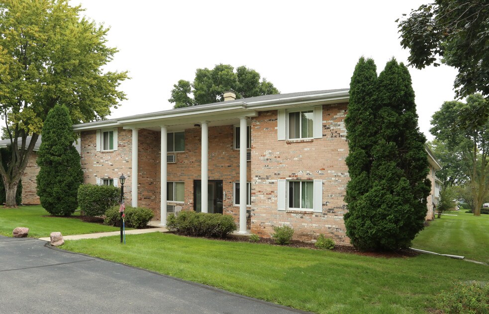 Southlake Cottages 55+ Senior Apartments Fond du Lac, WI Apartments