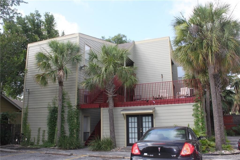 105 E 38th St-Unit -202 in Austin, TX - Building Photo