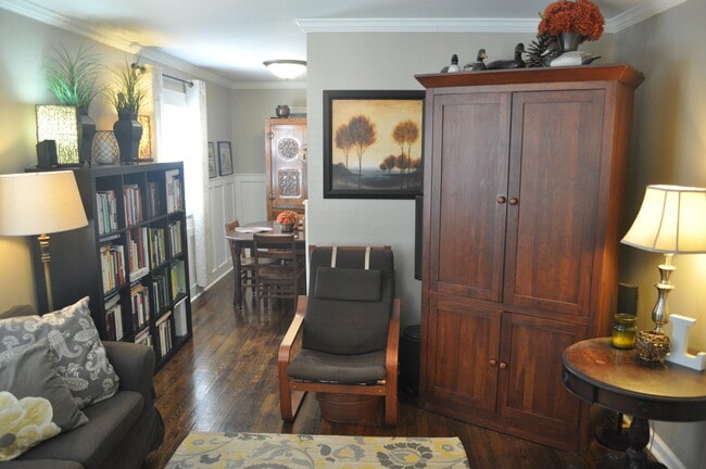 property at 107 S Iris St