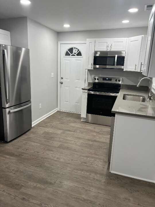 4718 Rolling Hill Dr in Charlotte, NC - Building Photo