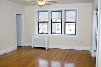 Les Gertrude Apartments in Red Bank, NJ - Building Photo - Interior Photo