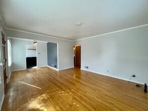 5615 NE 45th Ave in Portland, OR - Building Photo - Building Photo