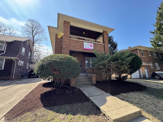 809 W California Ave in Urbana, IL - Foto de edificio - Building Photo