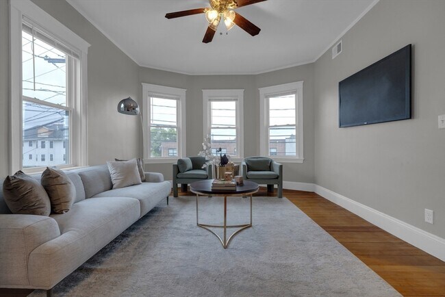 71 Cypress St in Watertown, MA - Building Photo - Building Photo