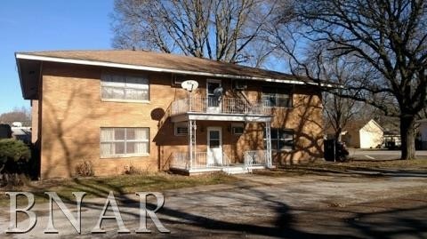 201 W Park St in Minier, IL - Foto de edificio