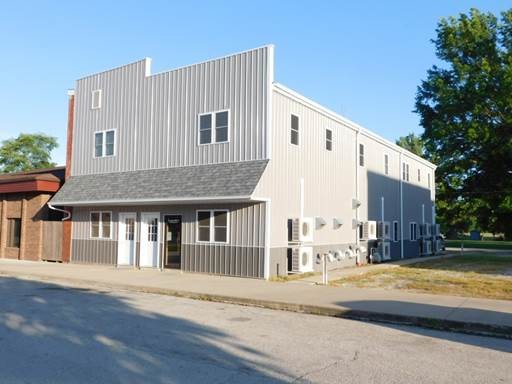 15 E Broadway in Witt, IL - Building Photo