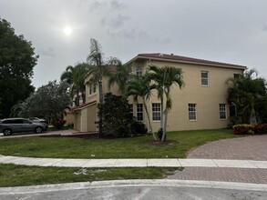 9855 Woolworth Ct in Wellington, FL - Building Photo - Building Photo