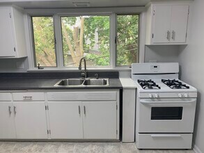 1662 N Cass St, Unit 1662A in Milwaukee, WI - Building Photo - Building Photo