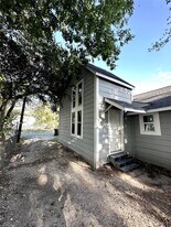 4318 1st St in Bacliff, TX - Building Photo