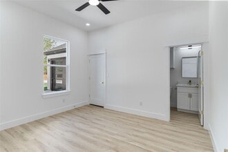 103 Kawainui Ln in Bastrop, TX - Building Photo - Building Photo