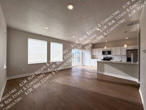 284 Caspian Ct in Waukee, IA - Building Photo - Building Photo