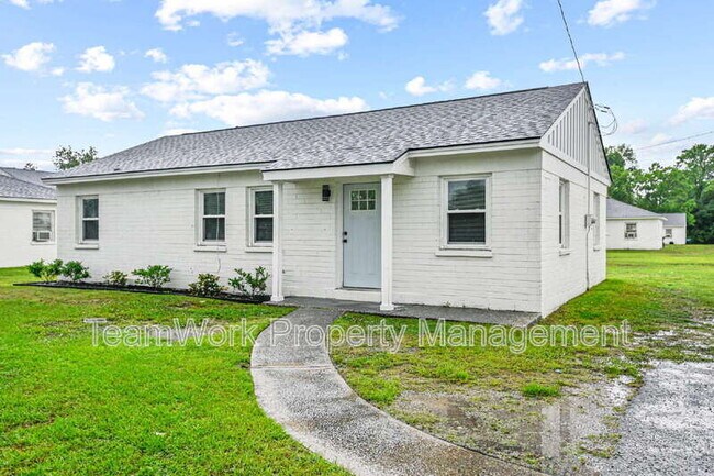 3015 Azalea Dr in North Charleston, SC - Building Photo - Building Photo