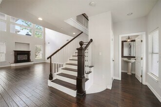 1213 Wakefield Dr in Houston, TX - Building Photo - Building Photo