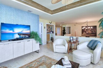 4301 Gulf Shore Blvd N in Naples, FL - Building Photo - Building Photo