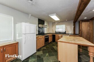 613 E University Ave in Waxahachie, TX - Building Photo - Building Photo