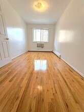 71-14 163rd St in Queens, NY - Building Photo - Building Photo