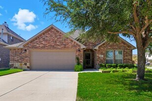 8633 Running River Ln in Fort Worth, TX - Building Photo