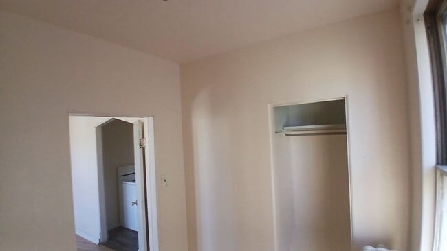 2262 S Chase Ave in Milwaukee, WI - Building Photo - Building Photo