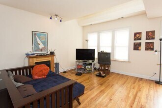 1720 W North Ave, Unit J08P in Chicago, IL - Building Photo - Building Photo