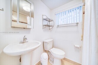 3930 SW 68th Ave in Miami, FL - Building Photo - Building Photo