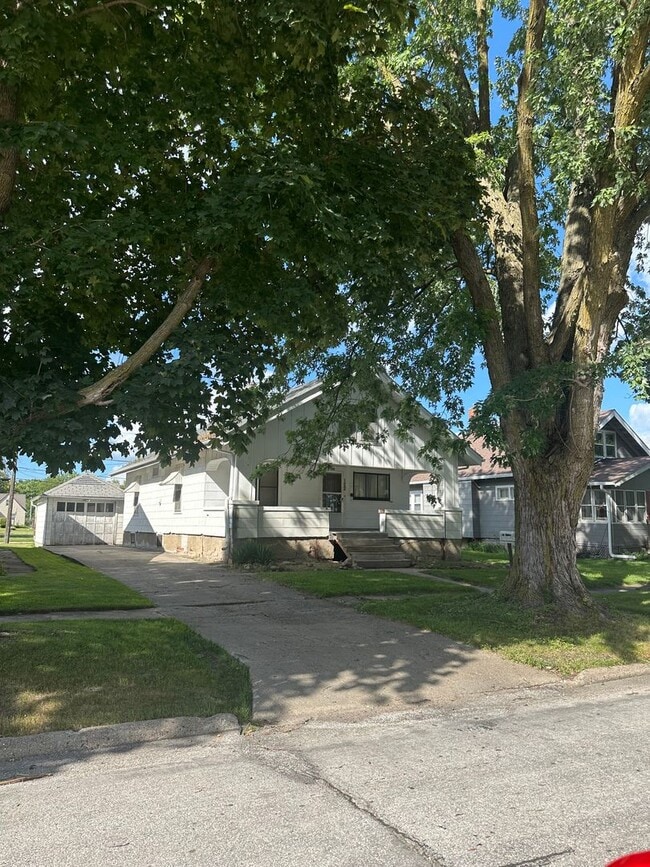 property at 122 E Pleasant St