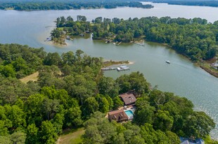 1990 General Puller Hwy in Hardyville, VA - Building Photo