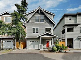 11725 12th Pl W in Everett, WA - Building Photo