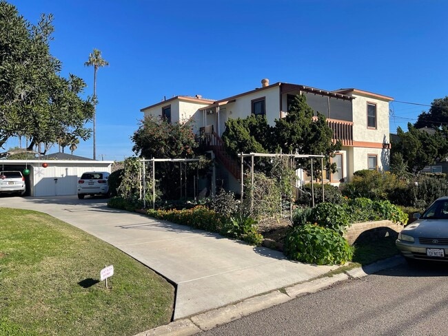 property at 1920 Carmelina Dr.