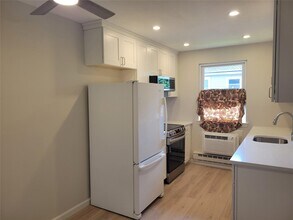 518 Bedford Ave in Bellmore, NY - Building Photo - Building Photo