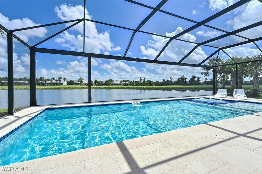 9512 Greyhawk Trl in Naples, FL - Building Photo