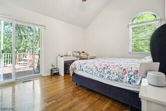 195 Chaucer Dr in Berkeley Heights, NJ - Building Photo - Building Photo