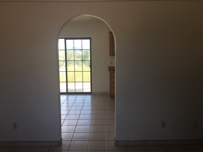 1141 Calle Carmelita in Rio Rico, AZ - Building Photo - Building Photo