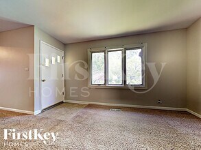 254 E Wayne Pl in Wheeling, IL - Building Photo - Building Photo