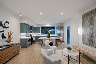 120 Dahlia Dr-Unit -208 in Solana Beach, CA - Foto de edificio - Building Photo