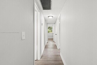 1530 Crescent Cir in West Palm Beach, FL - Building Photo - Building Photo
