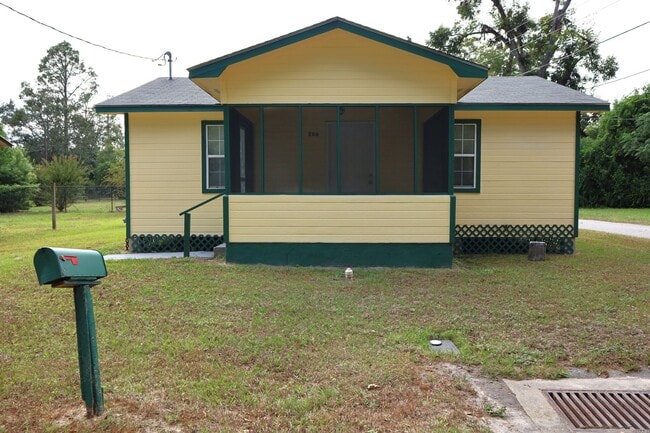 property at 206 Warren St