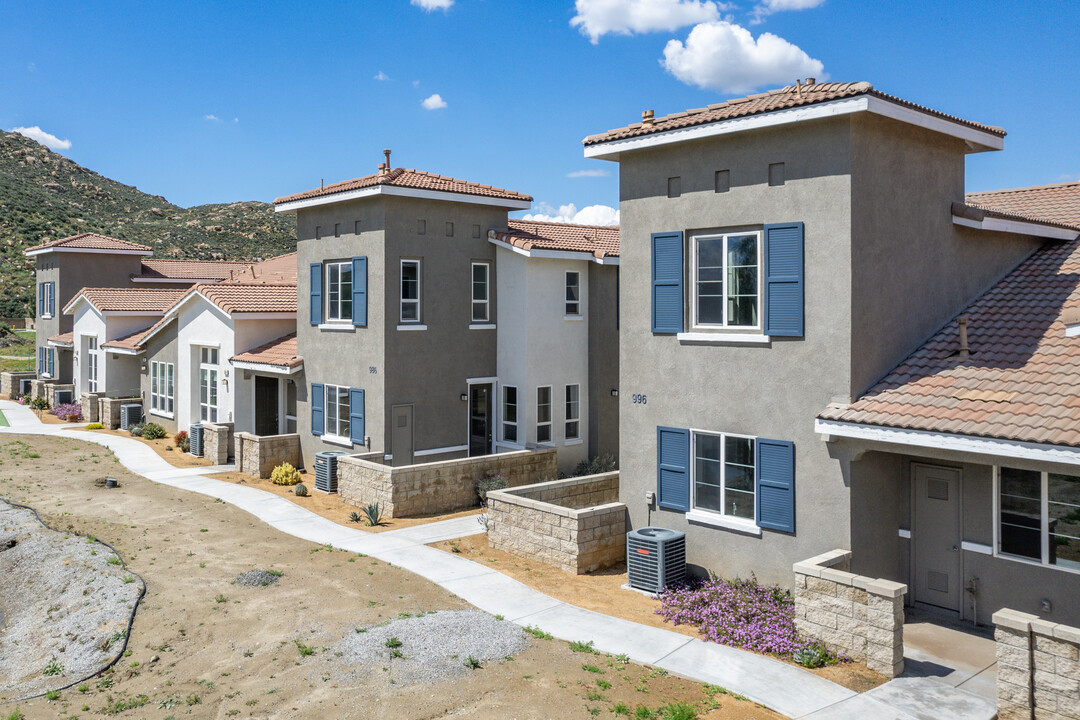 Peppertree in Hemet, CA - Foto de edificio