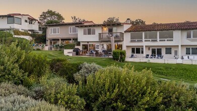 2165 Vista Entrada in Newport Beach, CA - Building Photo - Building Photo