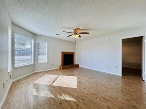 8913 Schick Rd in Austin, TX - Building Photo - Building Photo