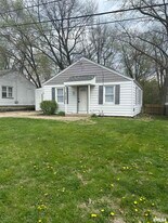 5106 N Glen Elm Dr in Peoria Heights, IL - Building Photo