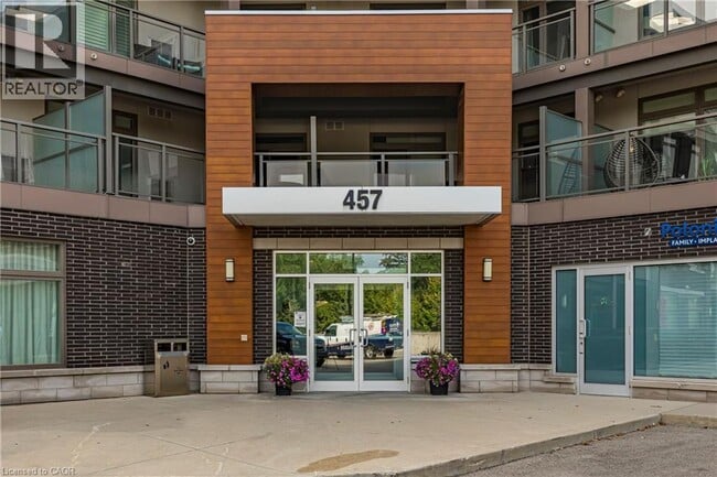 457 Plains Rd E in Burlington, ON - Building Photo - Building Photo