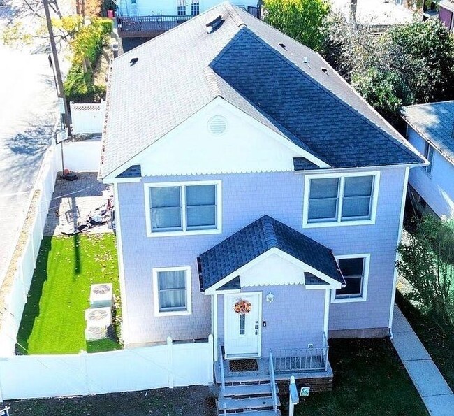 property at 306 Lincoln Ave