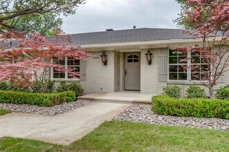 7208 Joyce Way in Dallas, TX - Building Photo - Building Photo