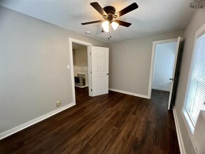 1202 Austin St in Wichita Falls, TX - Building Photo - Building Photo